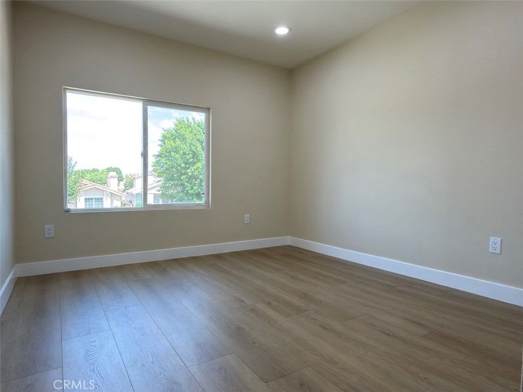 Image 15 of property listing at 43735 San Francisco Avenue, Lancaster, CA 93535