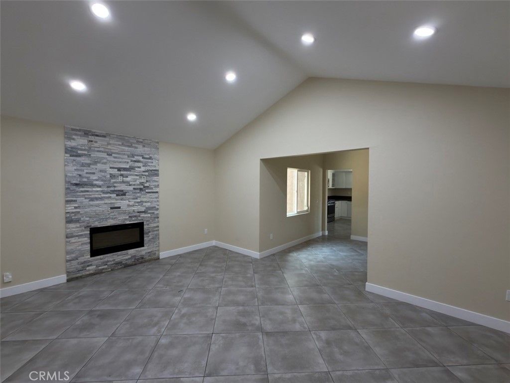Image 7 of property listing at 43735 San Francisco Avenue, Lancaster, CA 93535