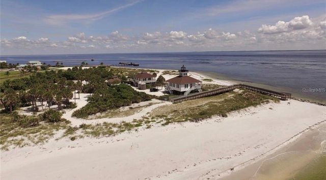 215 W PINE VALLEY LANE, Rotonda West, FL 33947