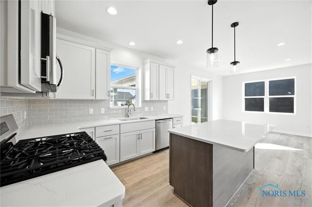 153 Bentley Drive, Perrysburg, OH 43551