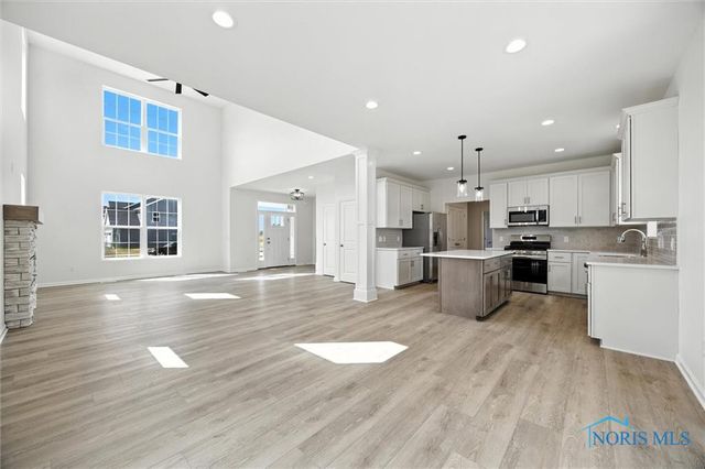 153 Bentley Drive, Perrysburg, OH 43551