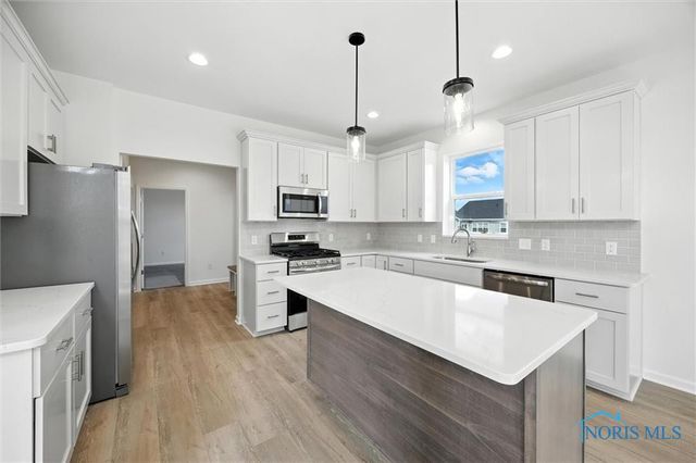 153 Bentley Drive, Perrysburg, OH 43551