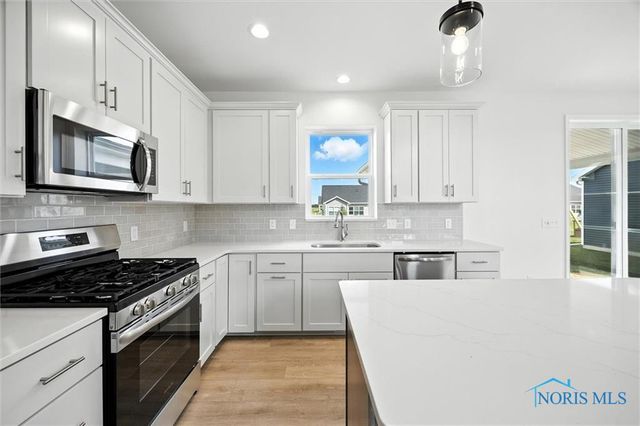 153 Bentley Drive, Perrysburg, OH 43551