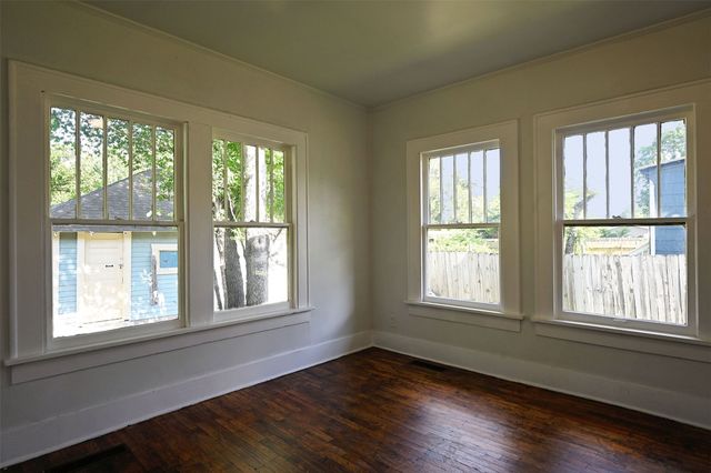 2505 Lipscomb Street, Fort Worth, TX 76110