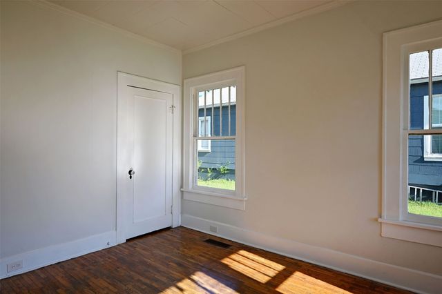 2505 Lipscomb Street, Fort Worth, TX 76110