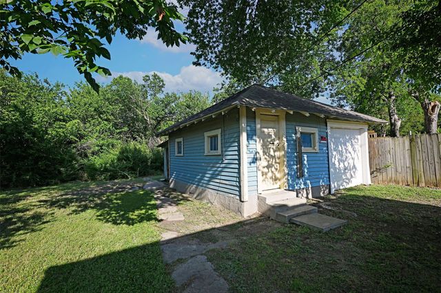 2505 Lipscomb Street, Fort Worth, TX 76110
