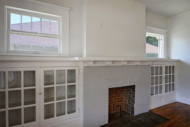 2505 Lipscomb Street, Fort Worth, TX 76110