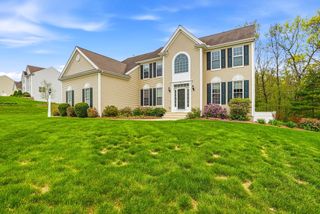 11 Howarth Drive, Upton, MA 01568