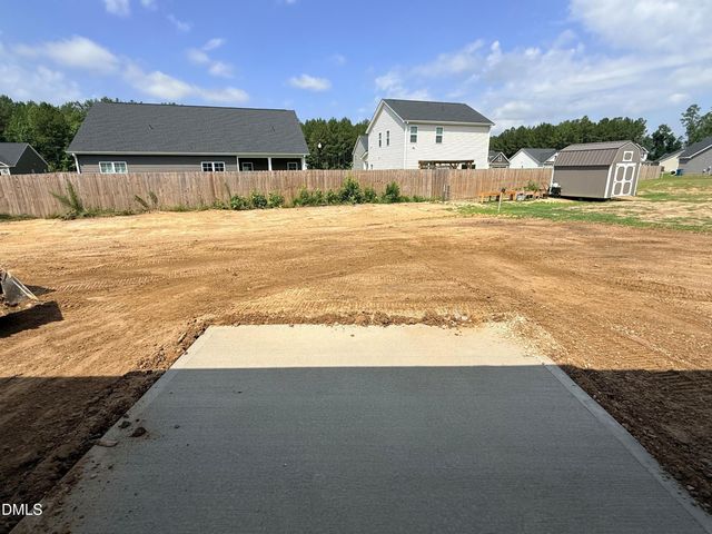 16 Loganberry Avenue, Bunnlevel, NC 28323