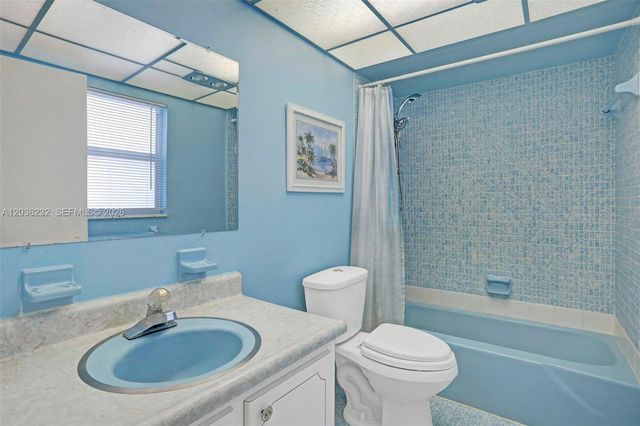2500 NE 9th Street 111, Fort Lauderdale, FL 33304