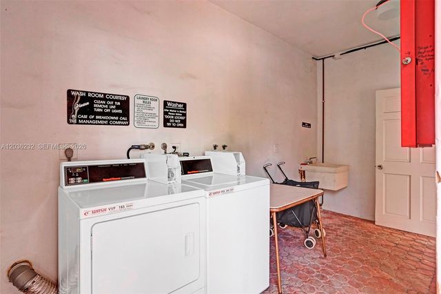 2500 NE 9th Street 111, Fort Lauderdale, FL 33304