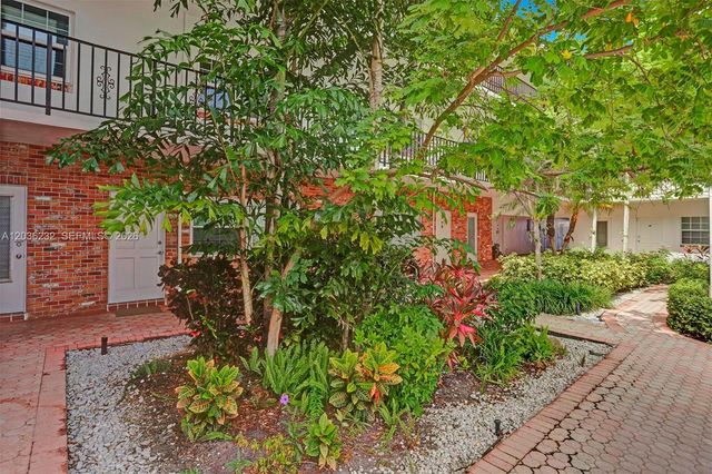 2500 NE 9th Street 111, Fort Lauderdale, FL 33304