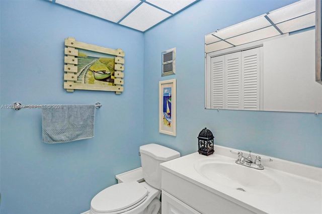 2500 NE 9th Street 111, Fort Lauderdale, FL 33304