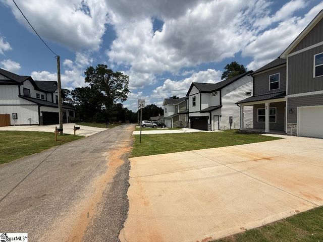 88 Wilson Street, Greer, SC 29651
