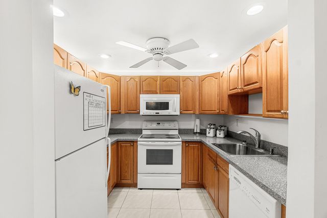 154 Piedmont D, Delray Beach, FL 33484