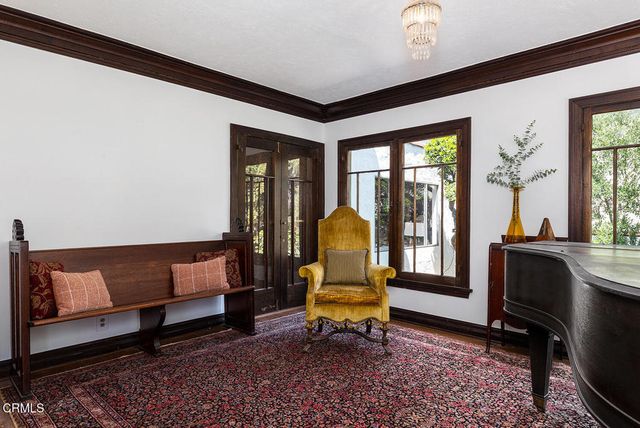 1045 New York Drive, Altadena, CA 91001