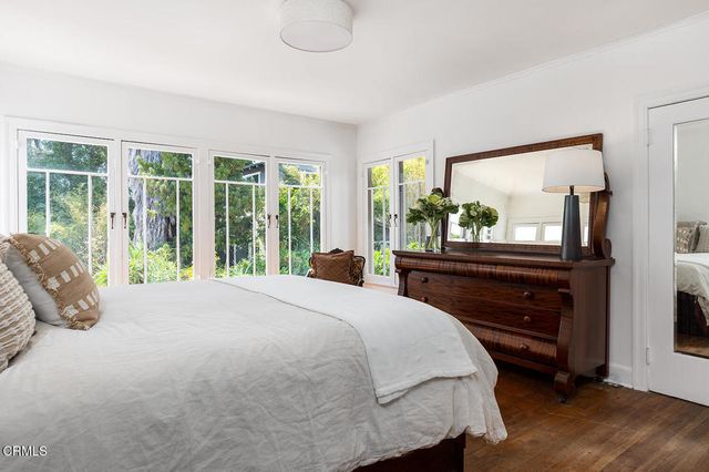 1045 New York Drive, Altadena, CA 91001