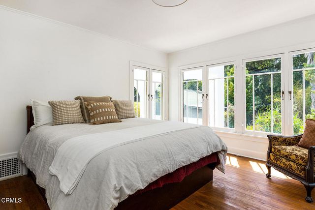 1045 New York Drive, Altadena, CA 91001