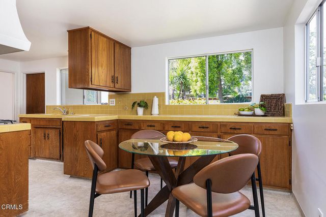 1045 New York Drive, Altadena, CA 91001