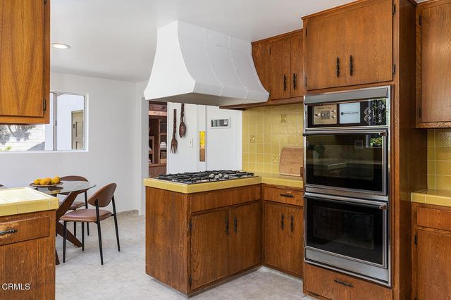 1045 New York Drive, Altadena, CA 91001