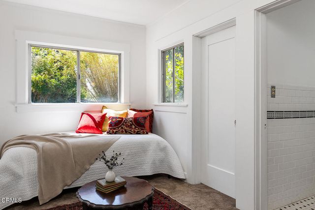 1045 New York Drive, Altadena, CA 91001