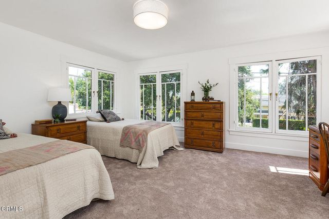 1045 New York Drive, Altadena, CA 91001