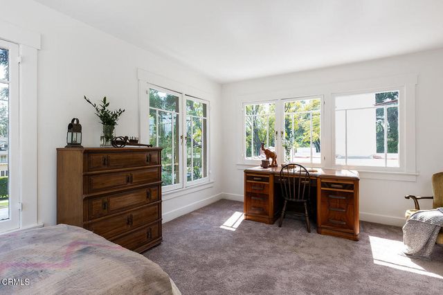 1045 New York Drive, Altadena, CA 91001