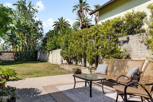1045 New York Drive, Altadena, CA 91001