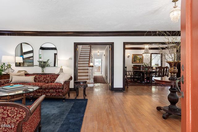 1045 New York Drive, Altadena, CA 91001
