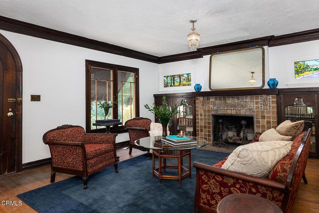 1045 New York Drive, Altadena, CA 91001