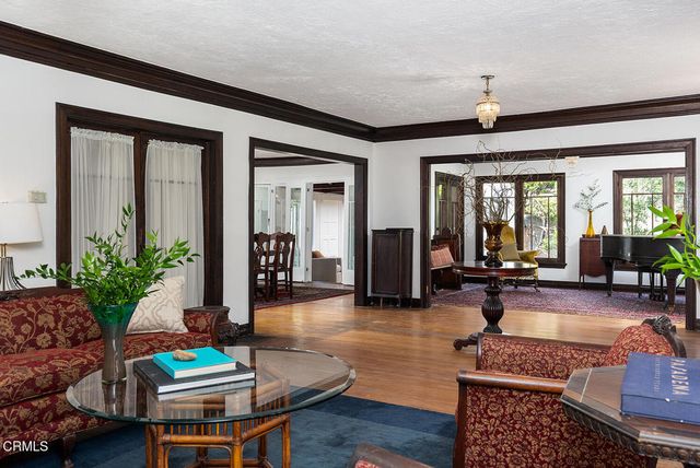 1045 New York Drive, Altadena, CA 91001
