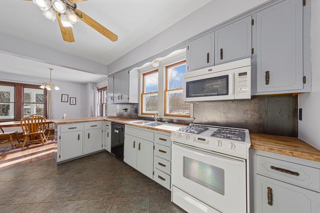 112 5th Street SE, Montgomery, MN 56069