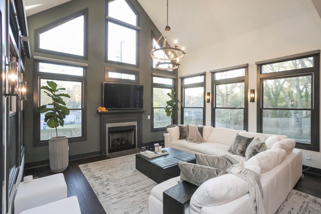 1620 Ordway Pl, Nashville, TN 37206