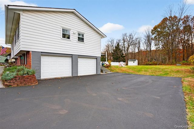 91 Velie Road, Lagrangeville, NY 12540