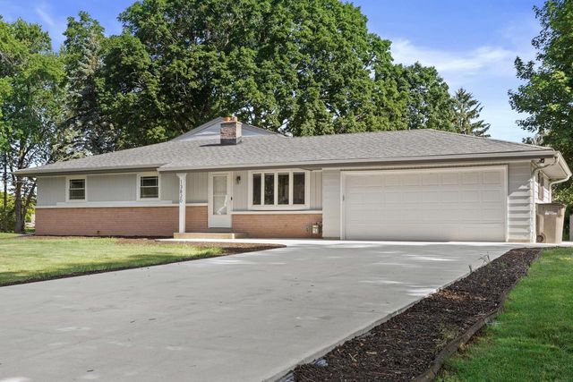 S67W13820 Hardwicke PLACE, Muskego, WI 53150