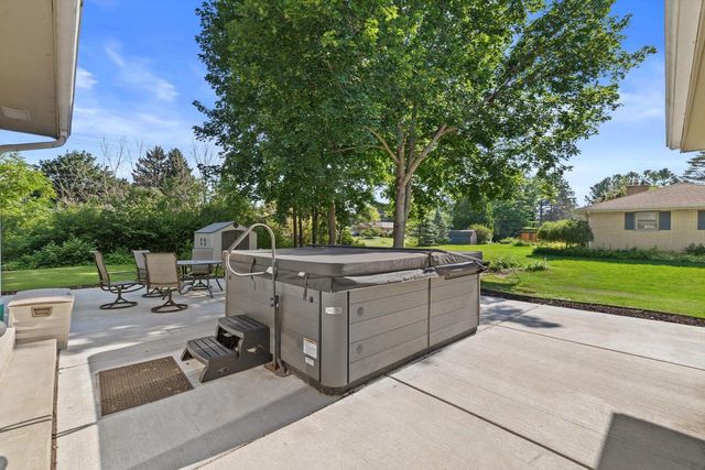 S67W13820 Hardwicke PLACE, Muskego, WI 53150