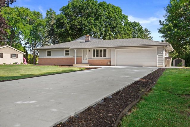 S67W13820 Hardwicke PLACE, Muskego, WI 53150