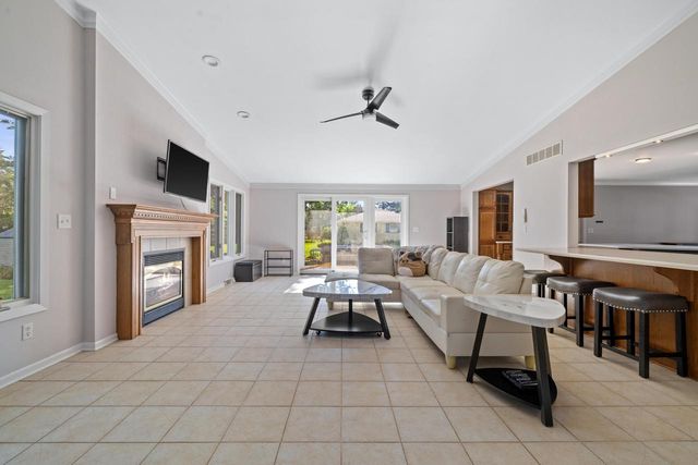 S67W13820 Hardwicke PLACE, Muskego, WI 53150