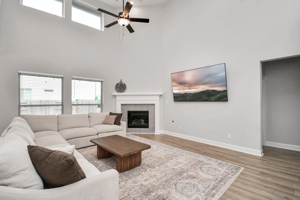 Image 14 of property listing at 2006 Ruby Creek Court, Richmond, TX 77469