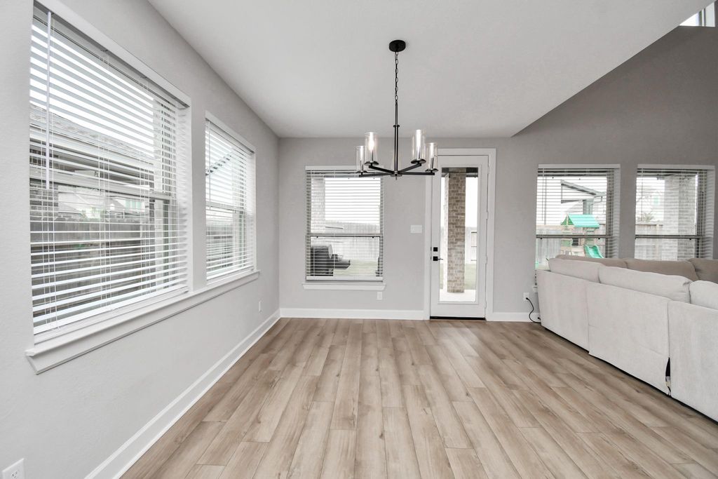 Image 18 of property listing at 2006 Ruby Creek Court, Richmond, TX 77469