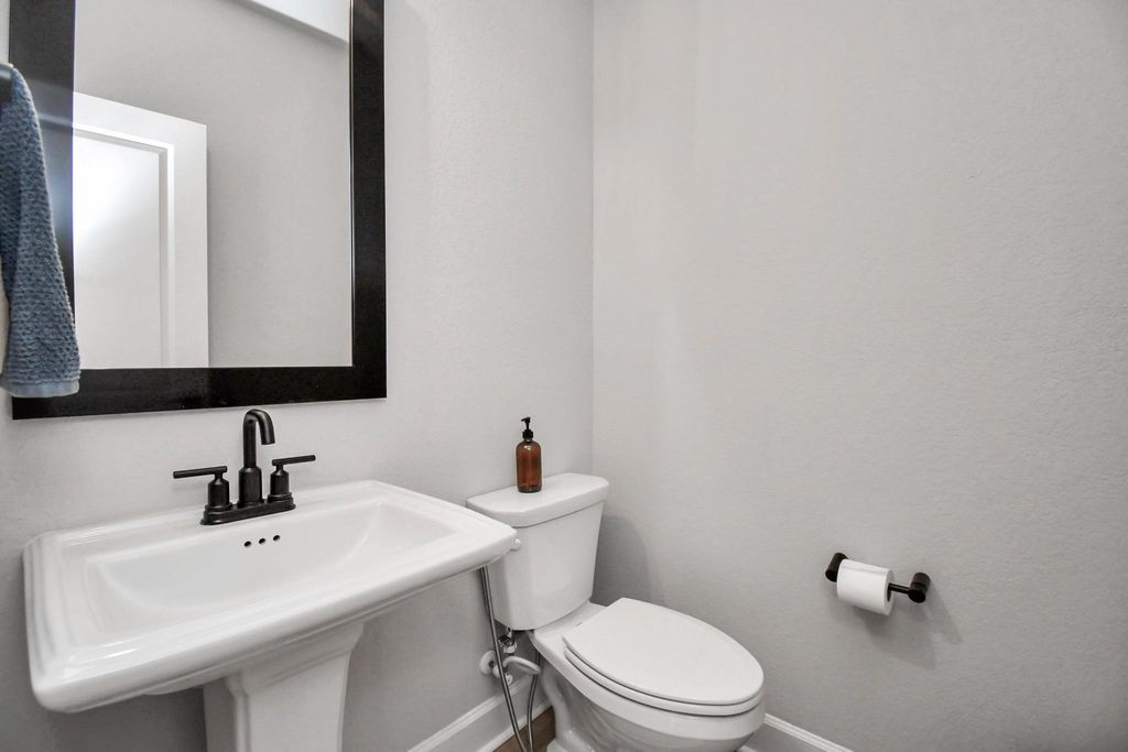 Image 21 of property listing at 2006 Ruby Creek Court, Richmond, TX 77469