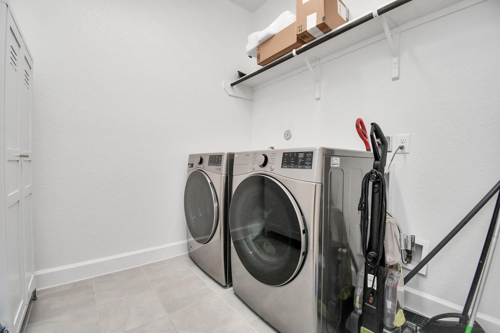 Image 22 of property listing at 2006 Ruby Creek Court, Richmond, TX 77469