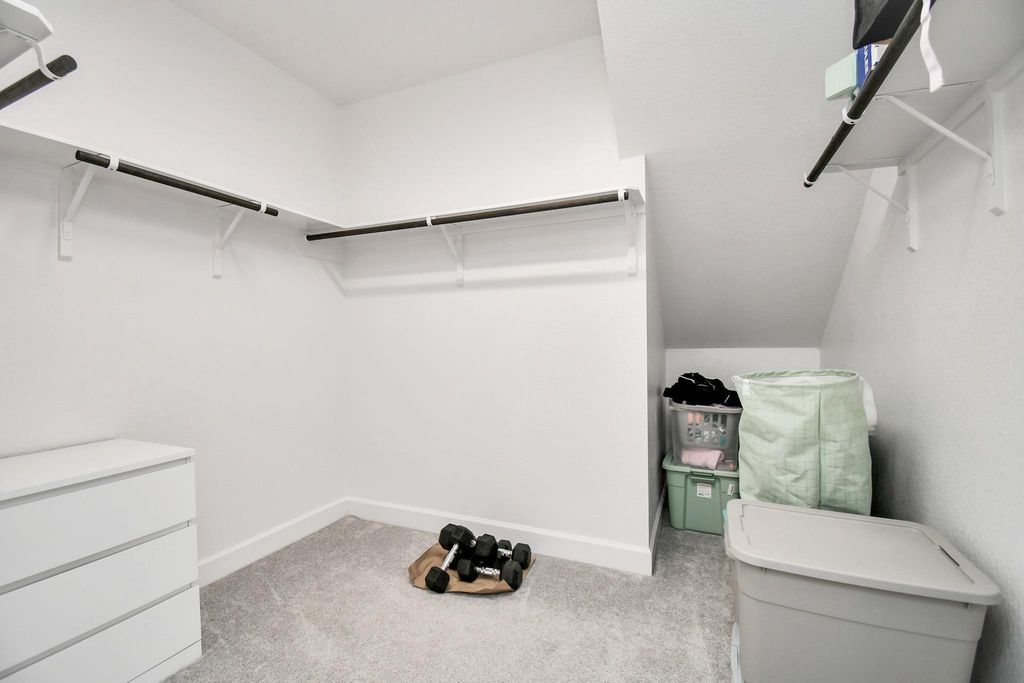 Image 27 of property listing at 2006 Ruby Creek Court, Richmond, TX 77469