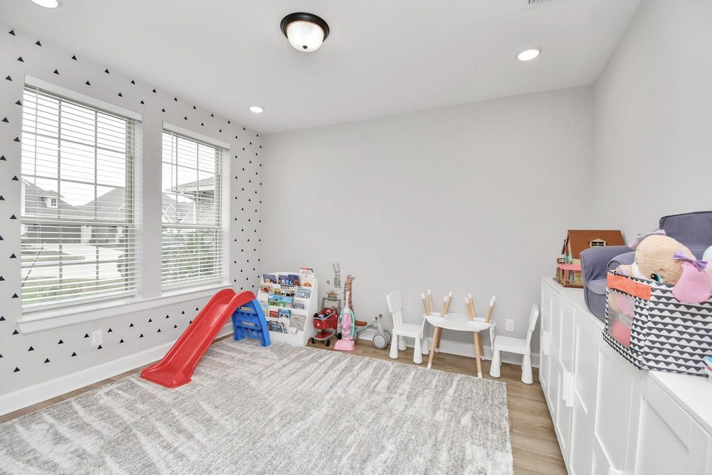 Image 7 of property listing at 2006 Ruby Creek Court, Richmond, TX 77469