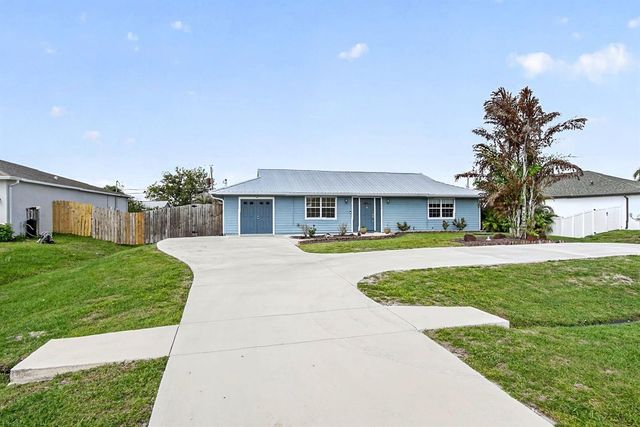 1146 SW Del Rio Boulevard, Port St. Lucie, FL 34953