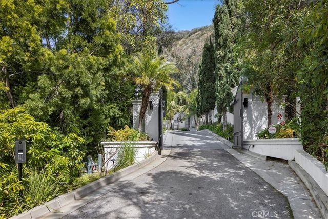 1756 Clear View Drive, Beverly Hills, CA 90210