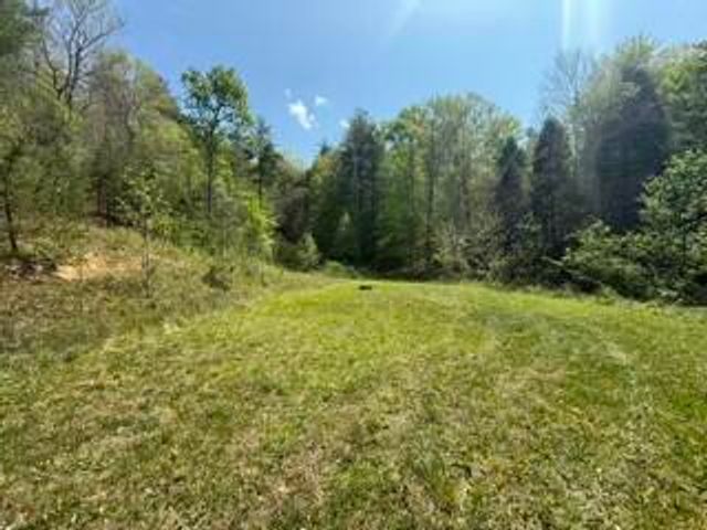 431 Harold Luke Road, Campton, KY 41301