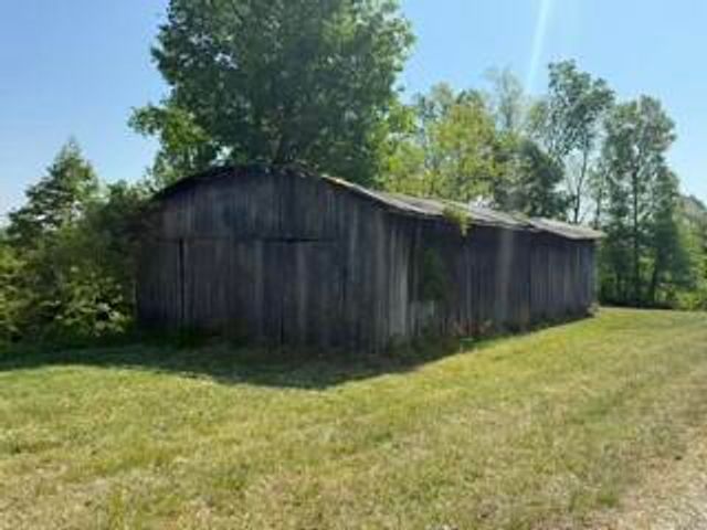 431 Harold Luke Road, Campton, KY 41301