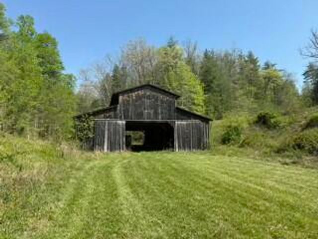 431 Harold Luke Road, Campton, KY 41301
