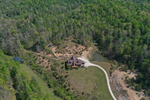 431 Harold Luke Road, Campton, KY 41301